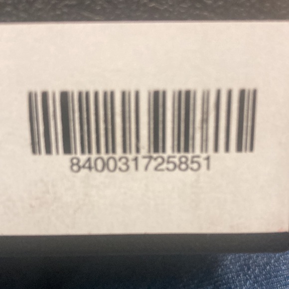 New w/box Cecelia Trekker Boot in Floral pattern. Size 9. - Picture 9 of 9